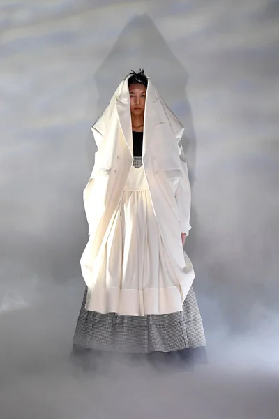Look 5
